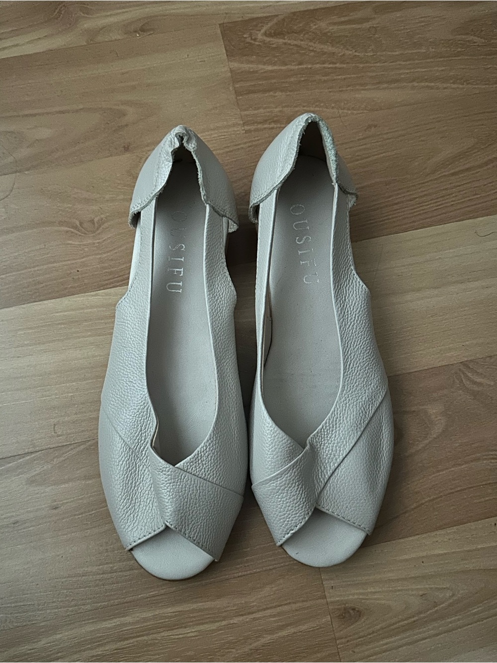 Ousifu Women's Cream Peep-Toe Flats